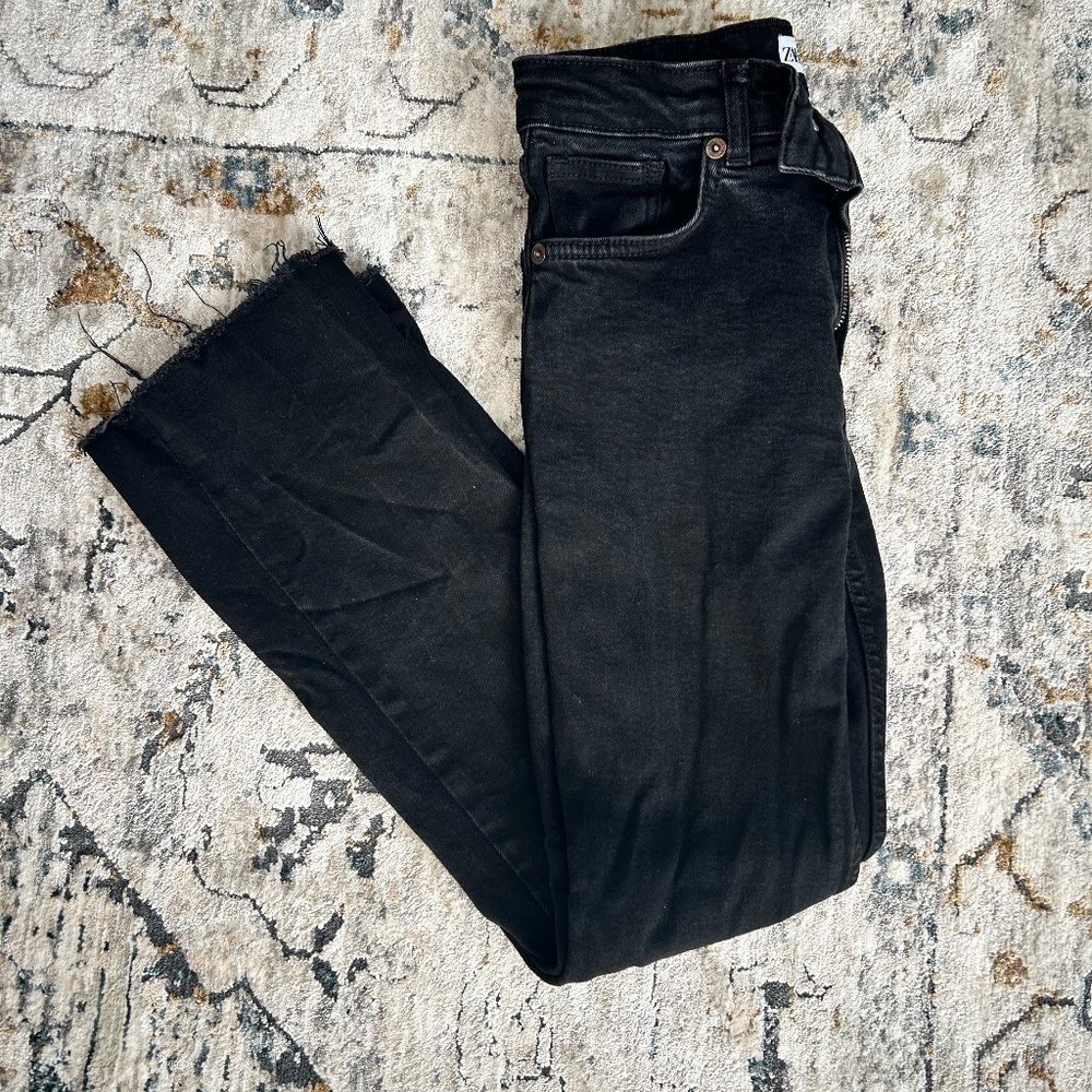 Zara Straight legged slim jeans